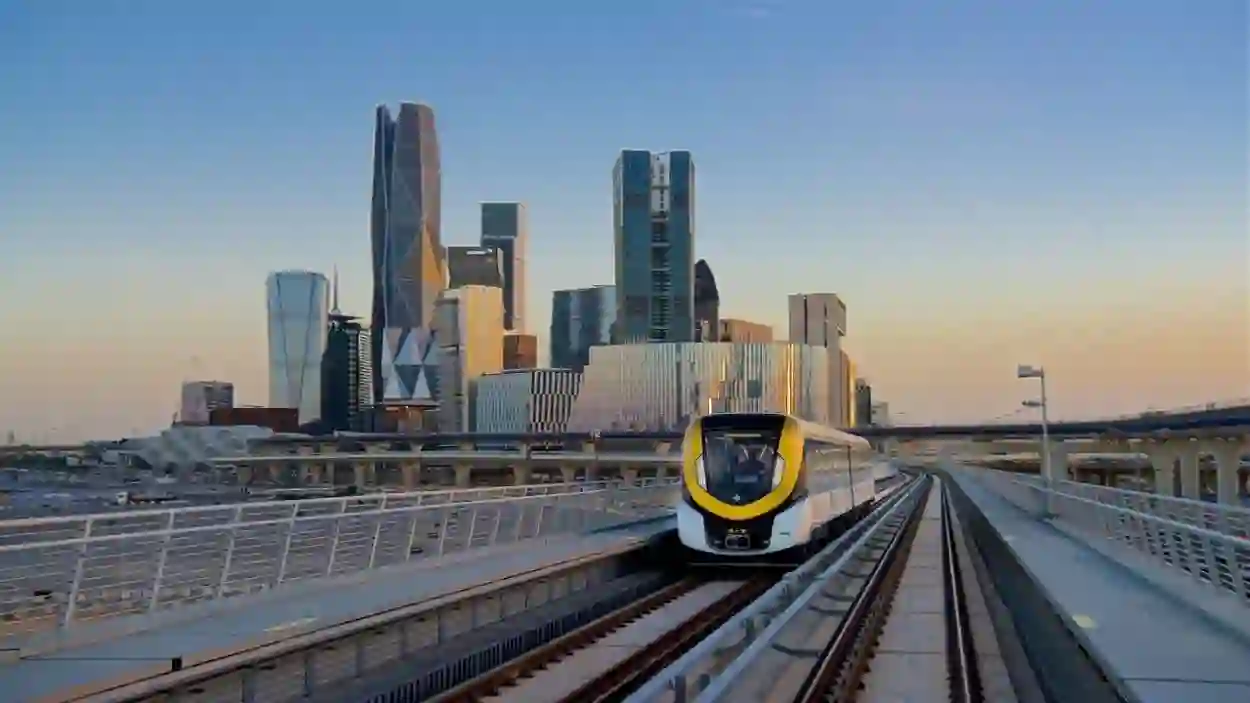 قطار الرياض يعلن تأخير مواعيد العمل في هذه المحطات