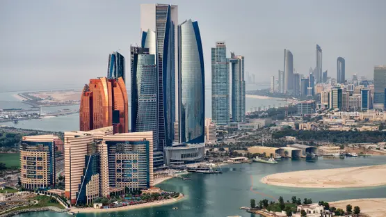 دبي تبدأ تطبيق شروط جديدة على القادمين من السعودية من هذه الفئات