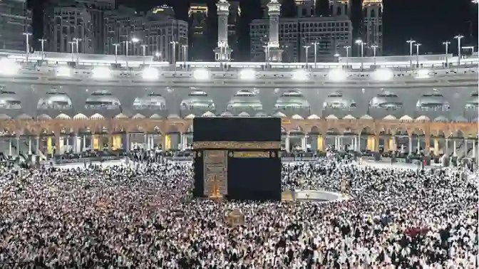 السعودية تكشف عن تسهيلات جديدة رفعت أرقام المعتمرين في رمضان 1446